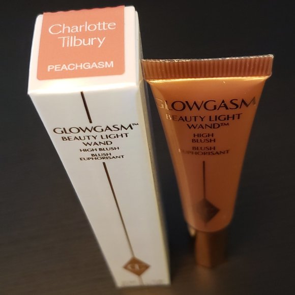CHARLOTTE TILBURY  BEAUTY LIGHT WAND IN "PEACHGASM" $60 - Picture 2 of 10